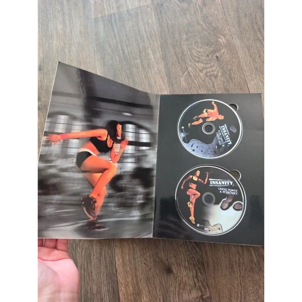 Insanity workout Program dvd set - Picture 2 of 8